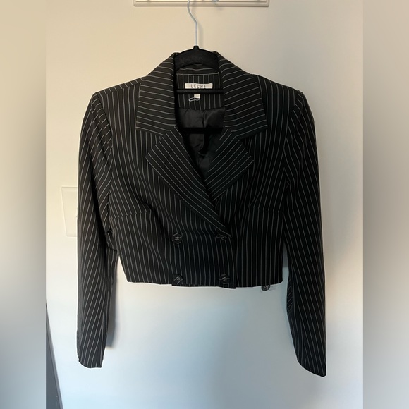 Forever 21 Jackets & Blazers - Cropped Blazer